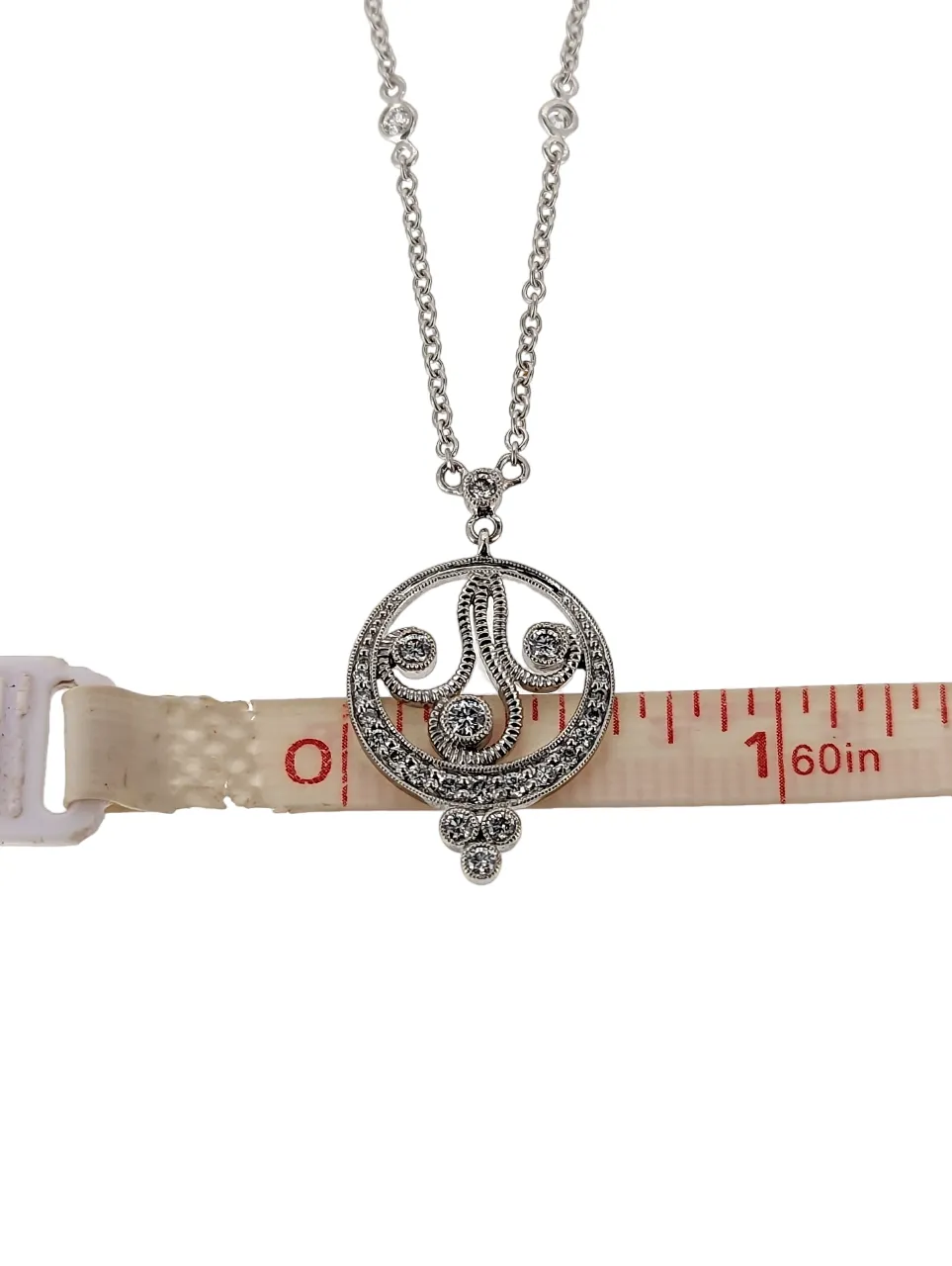 18K White Gold Diamond Pendant Necklace