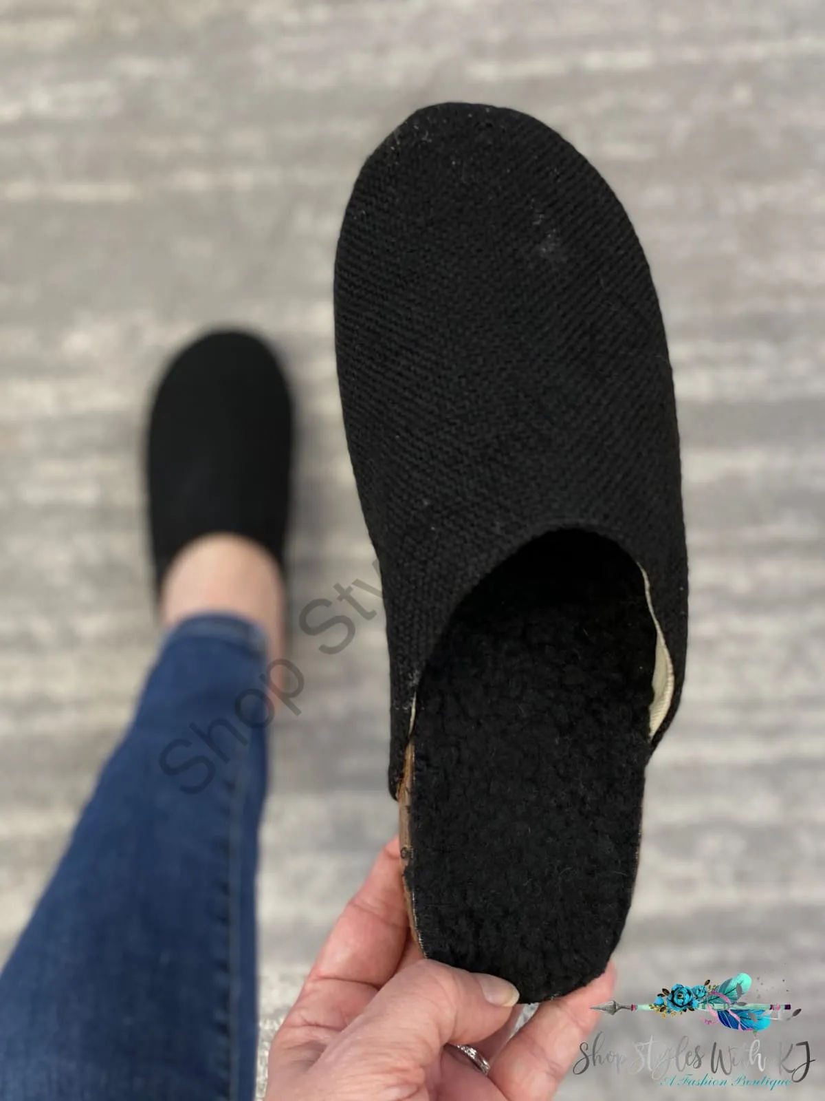 Charming Clogs in Black