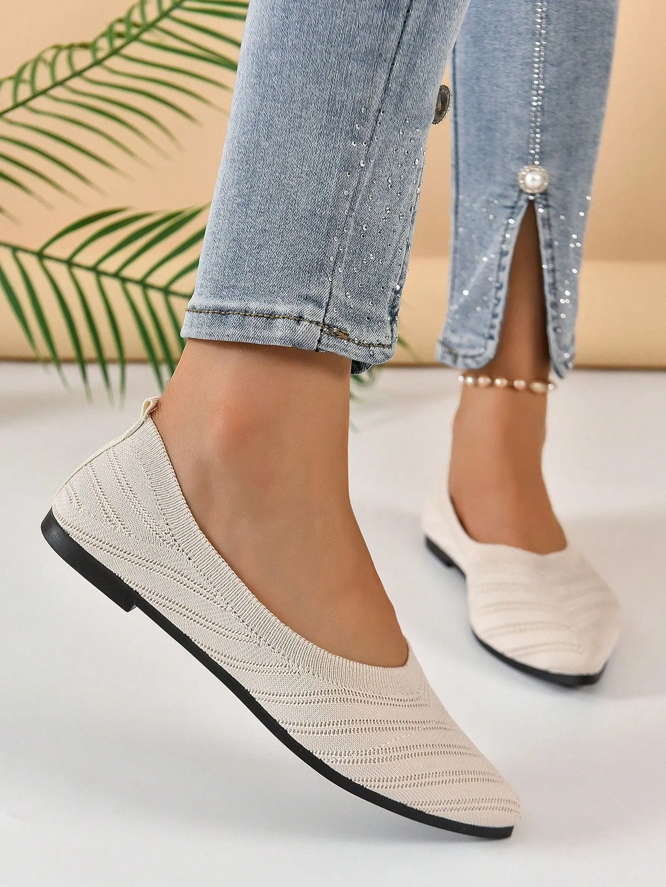 Chevron Pattern Point Toe Ballet Flats