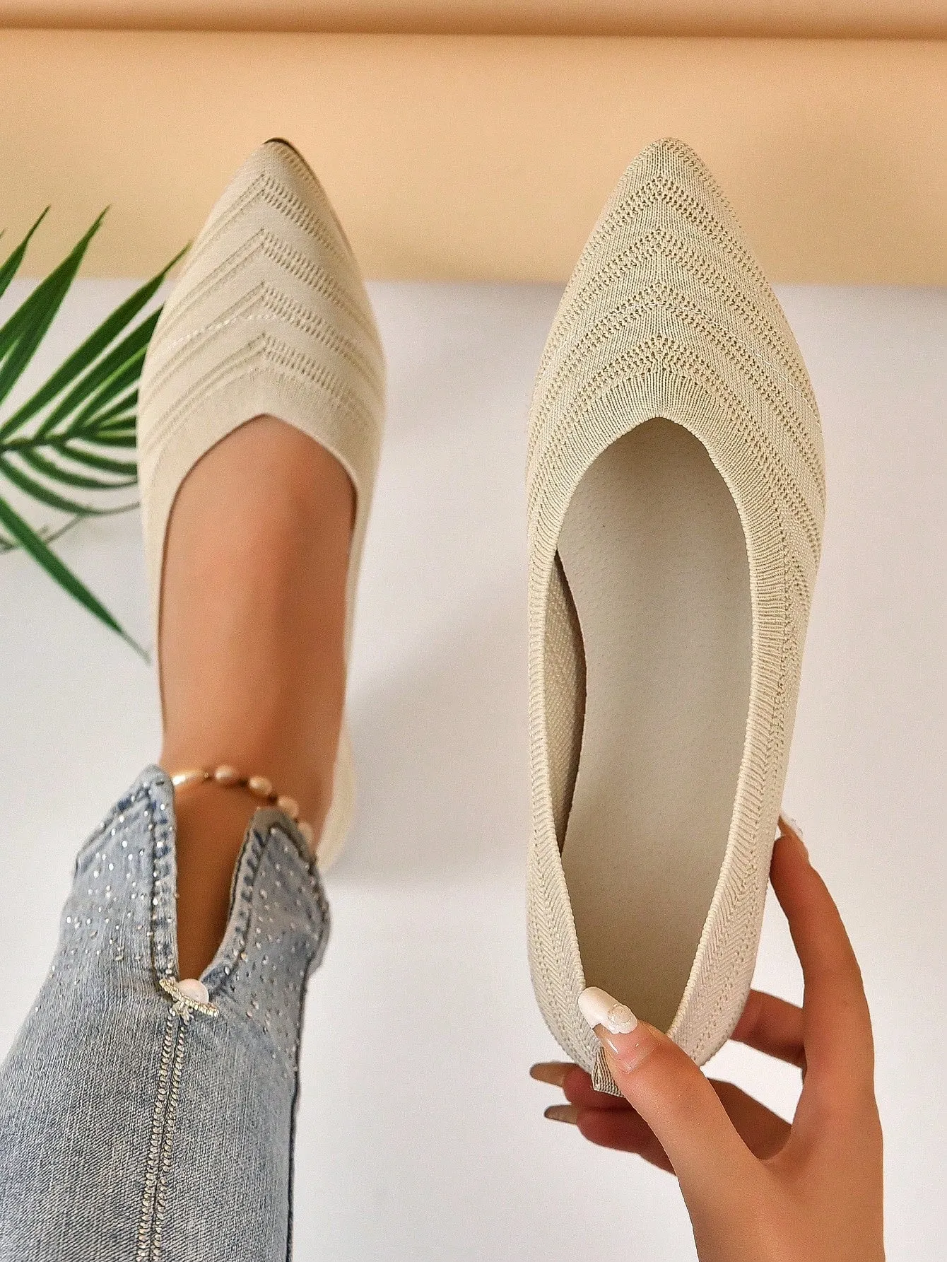 Chevron Pattern Point Toe Ballet Flats