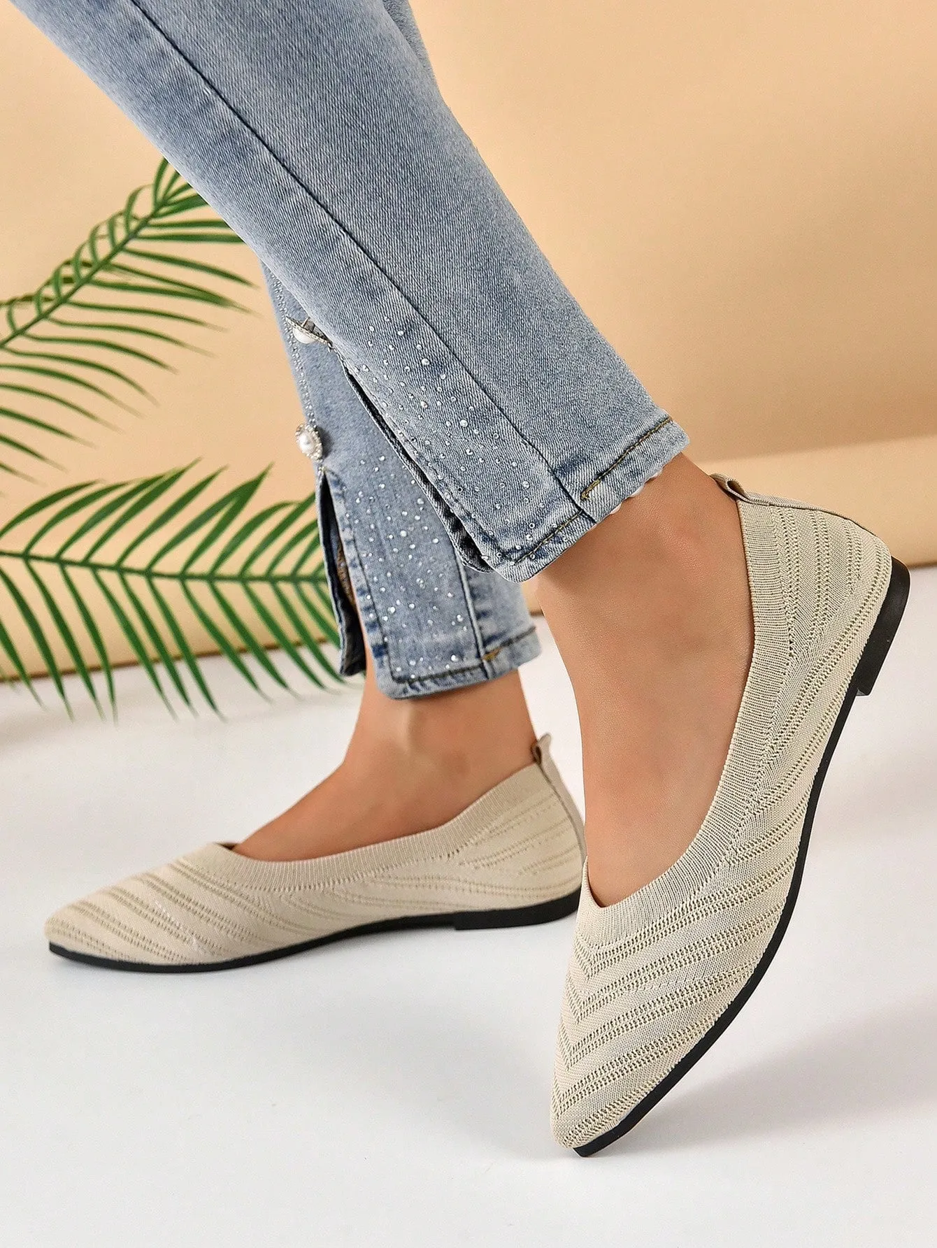 Chevron Pattern Point Toe Ballet Flats