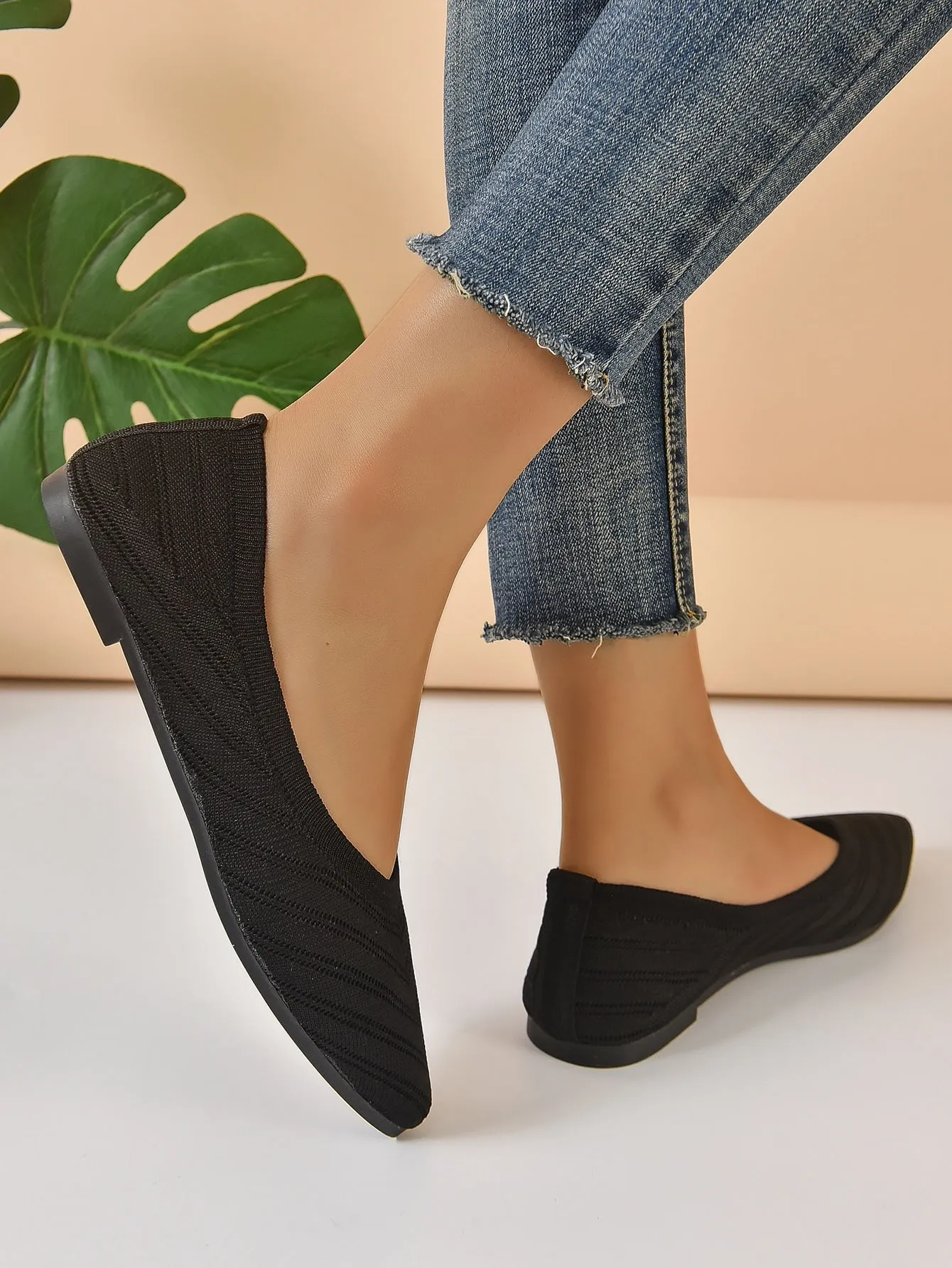 Chevron Pattern Point Toe Ballet Flats