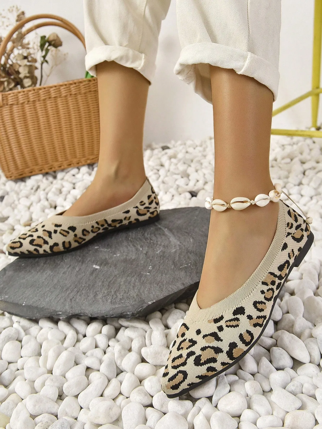 Chevron Pattern Point Toe Ballet Flats