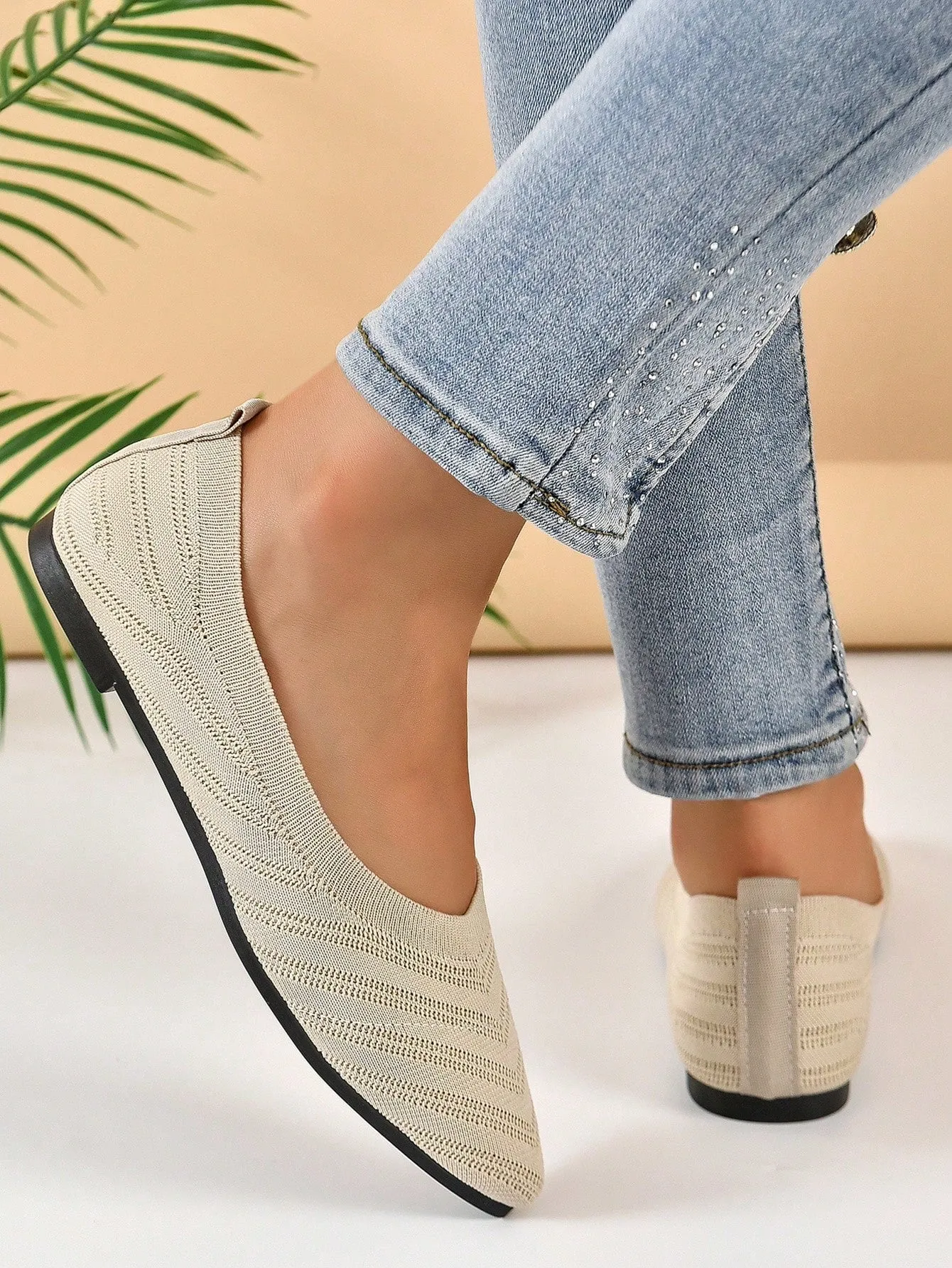 Chevron Pattern Point Toe Ballet Flats