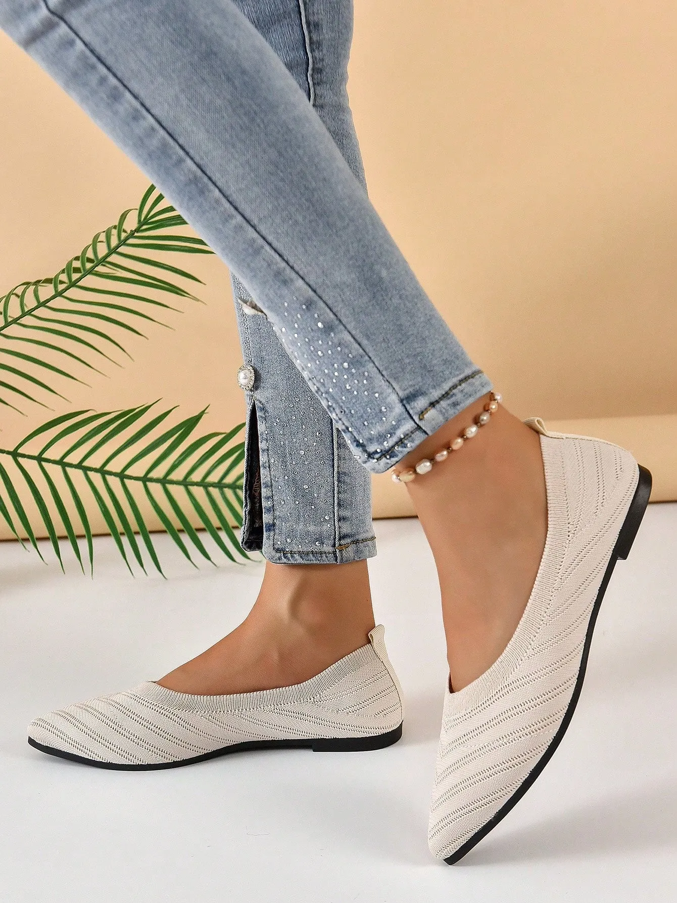 Chevron Pattern Point Toe Ballet Flats