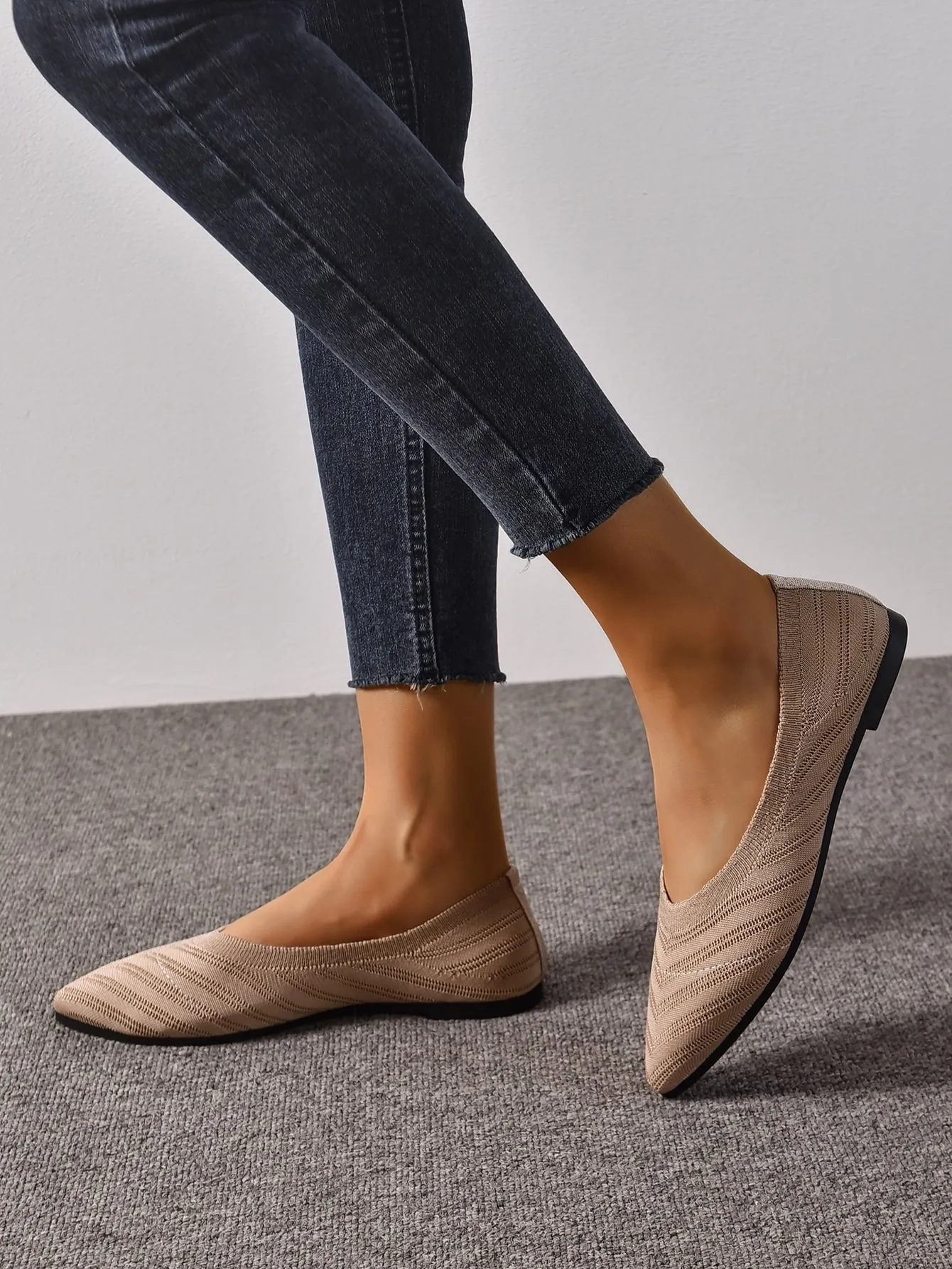 Chevron Pattern Point Toe Ballet Flats