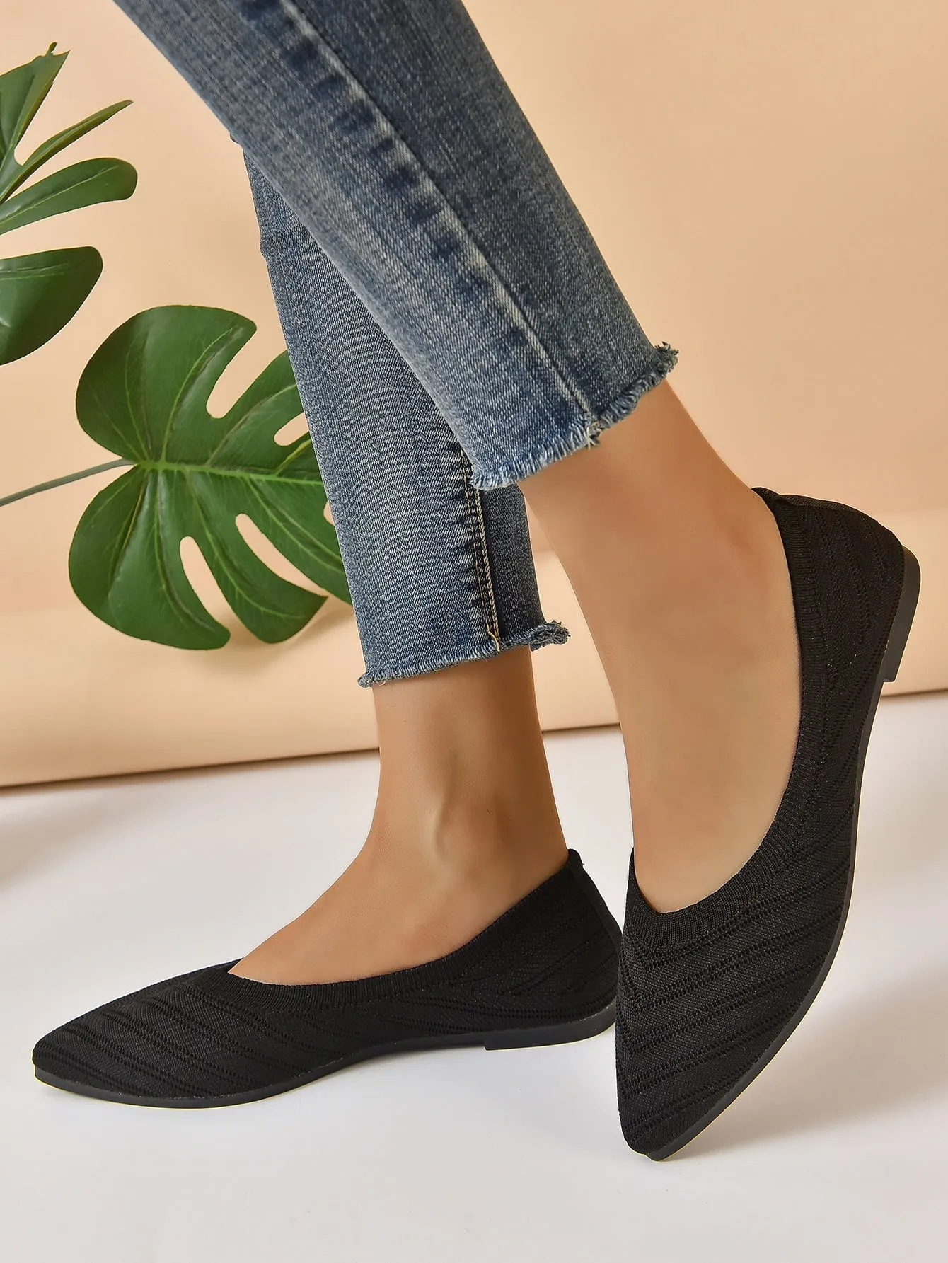 Chevron Pattern Point Toe Ballet Flats