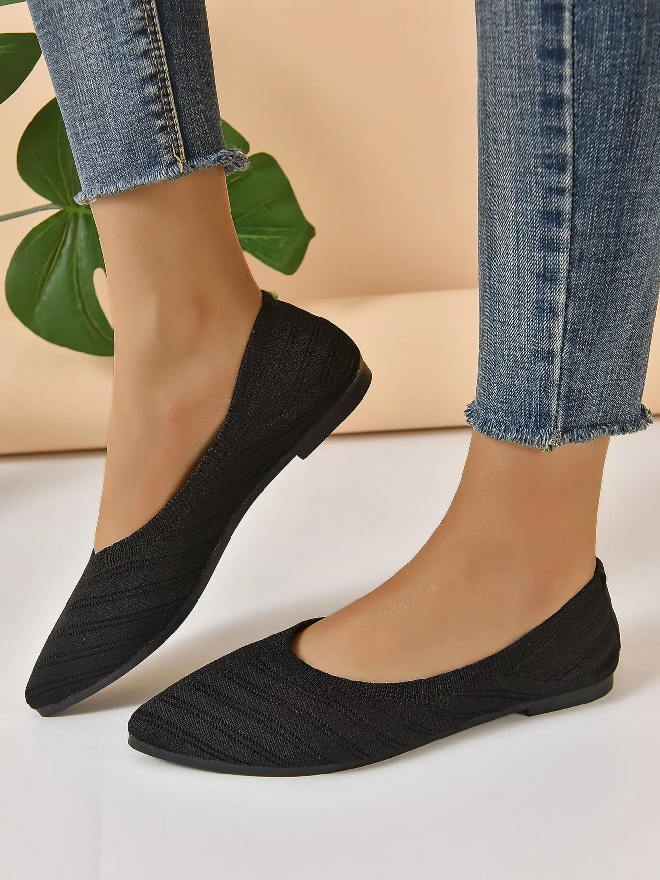 Chevron Pattern Point Toe Ballet Flats