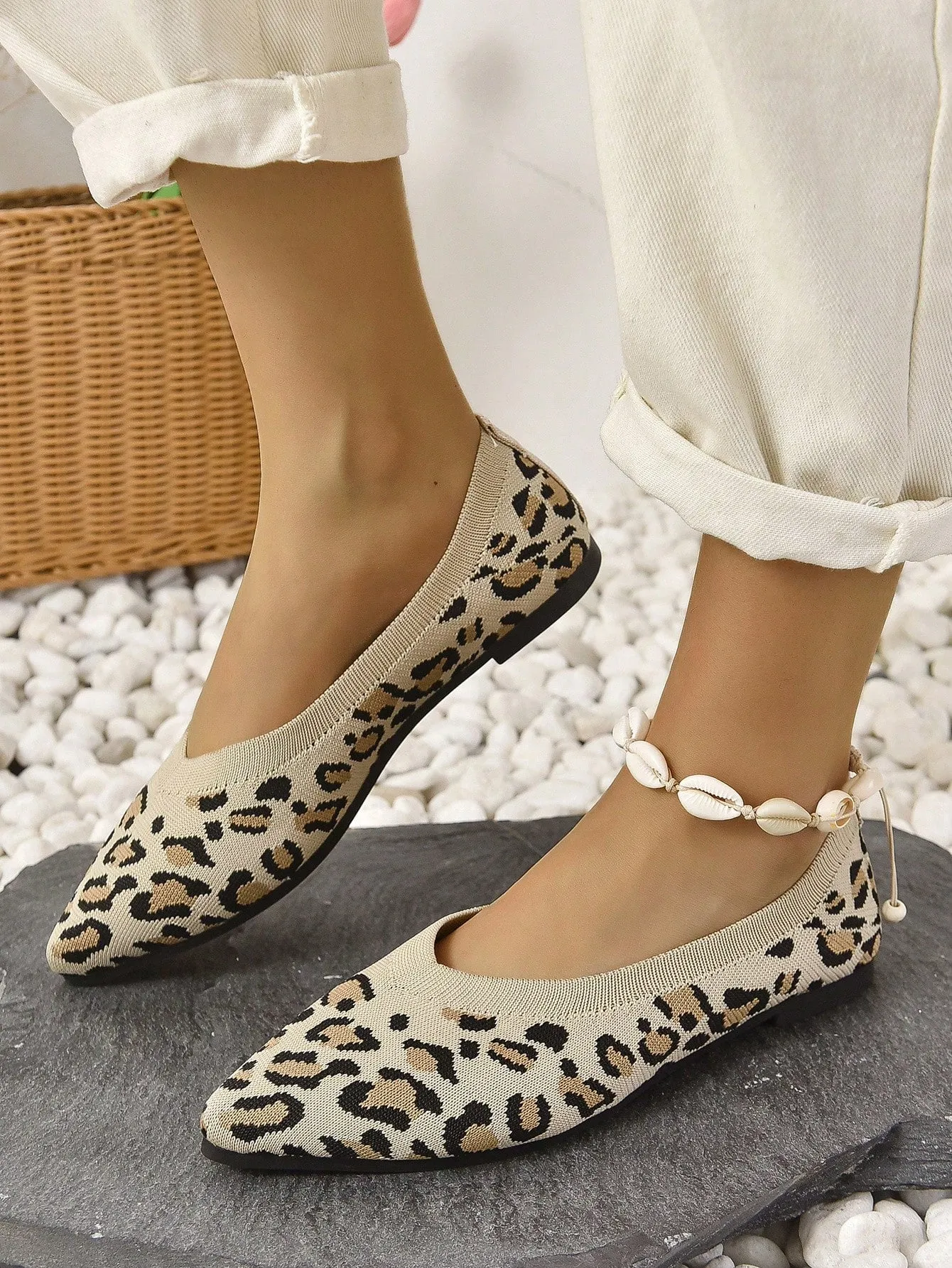 Chevron Pattern Point Toe Ballet Flats