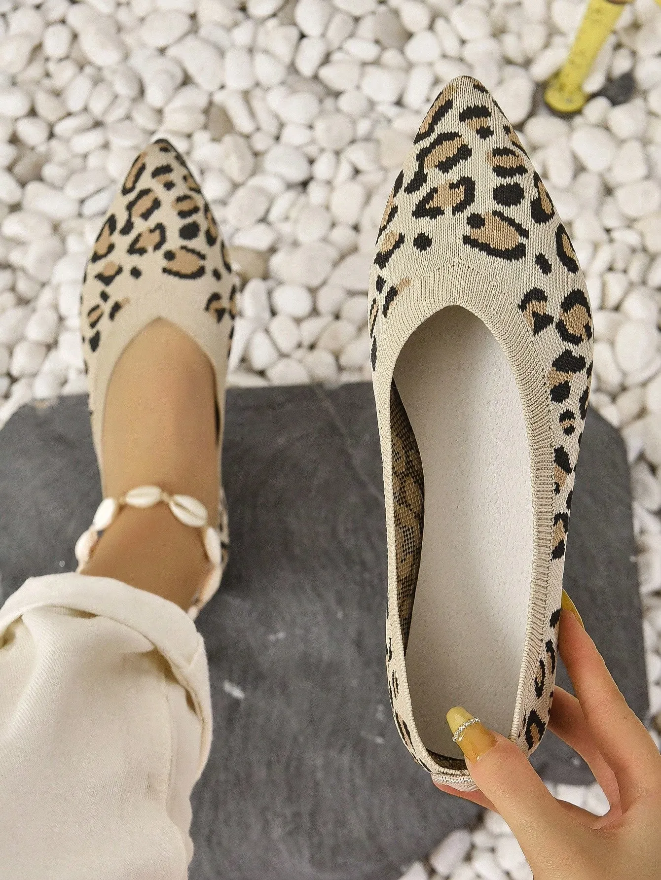 Chevron Pattern Point Toe Ballet Flats