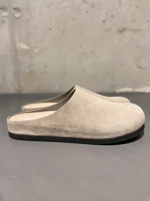 COMMON PROJECTS 2358 CLOG SUEDE TAUPE