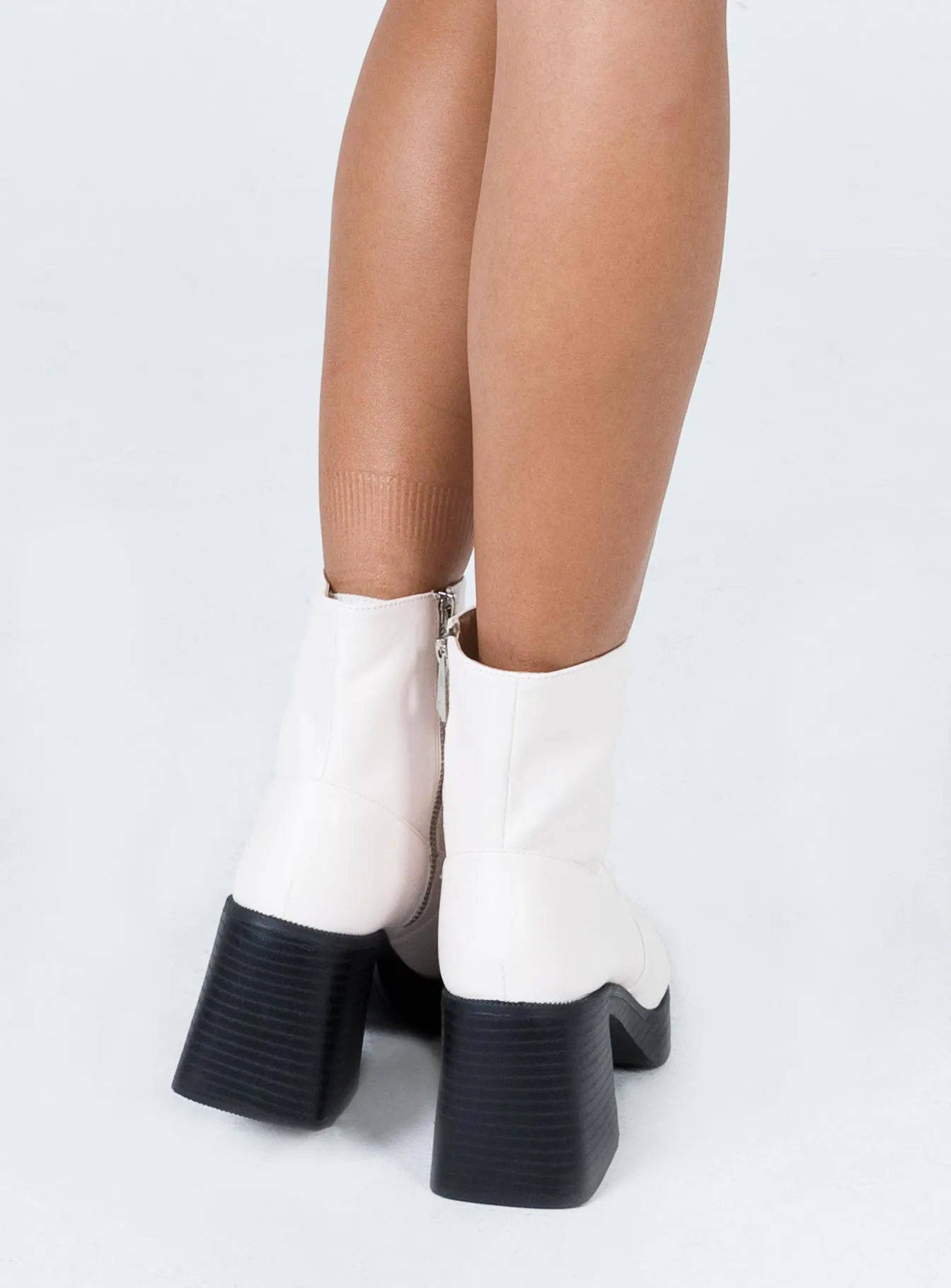 Halo Boots Cream