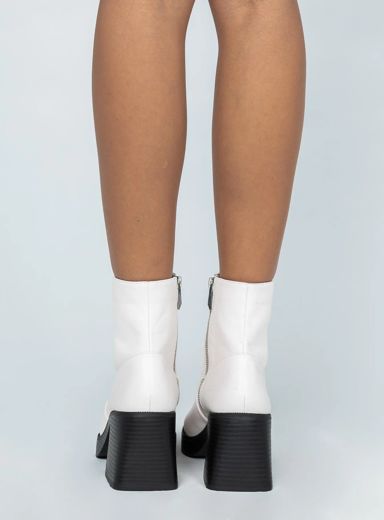 Halo Boots White