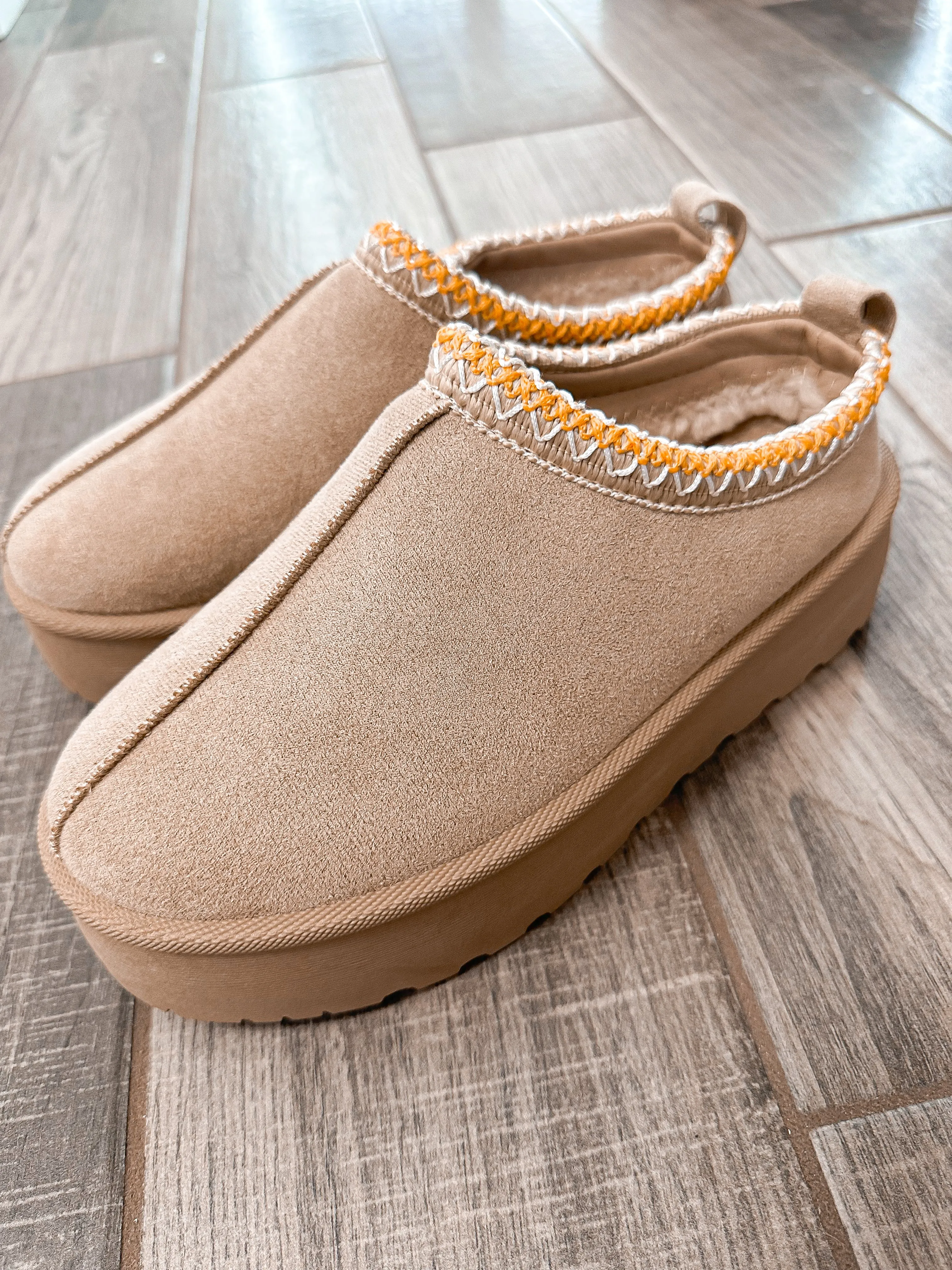 Lodge Luxe Platform Slip-On Boots In Taupe
