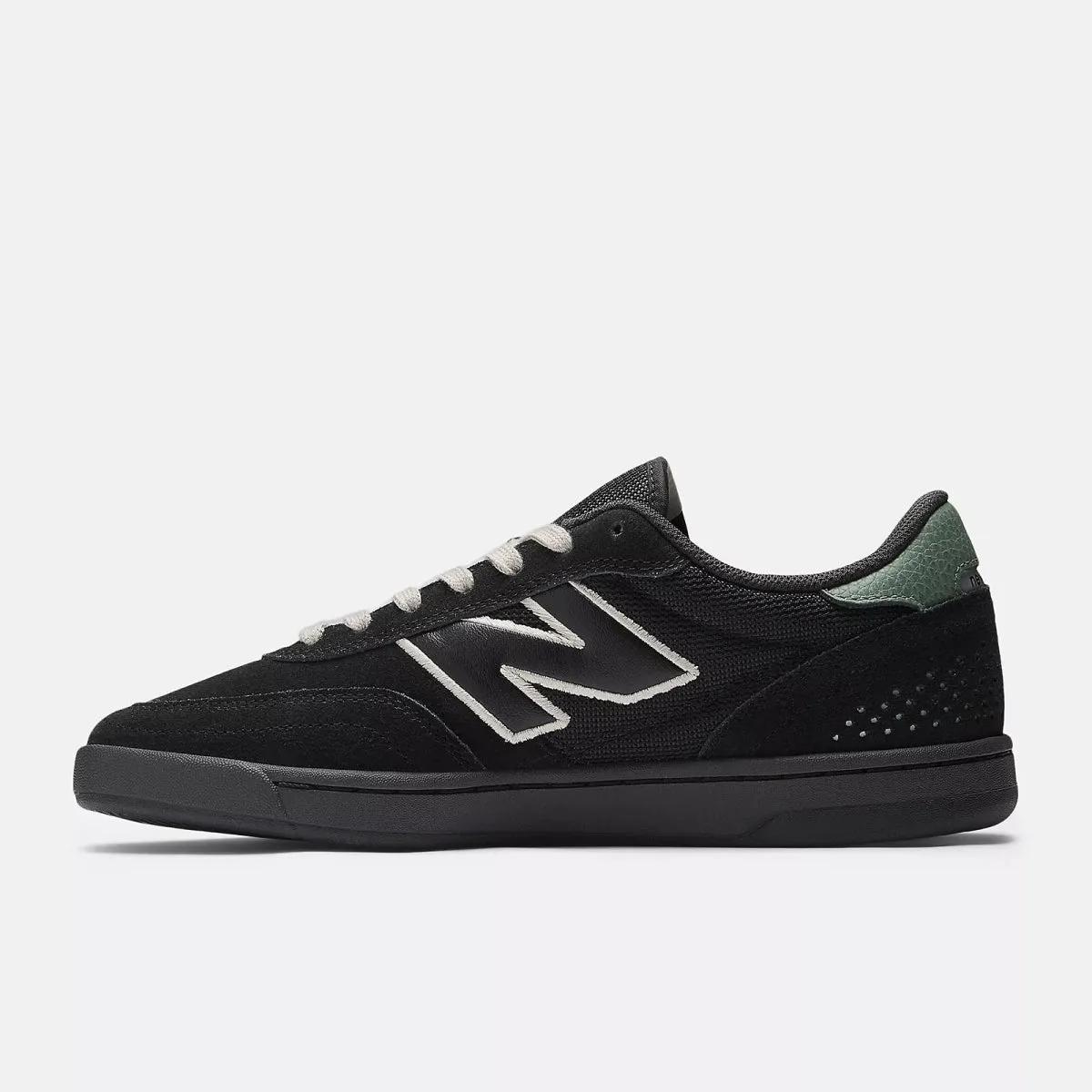 New Balance Numeric 440 V2 in Black/Black