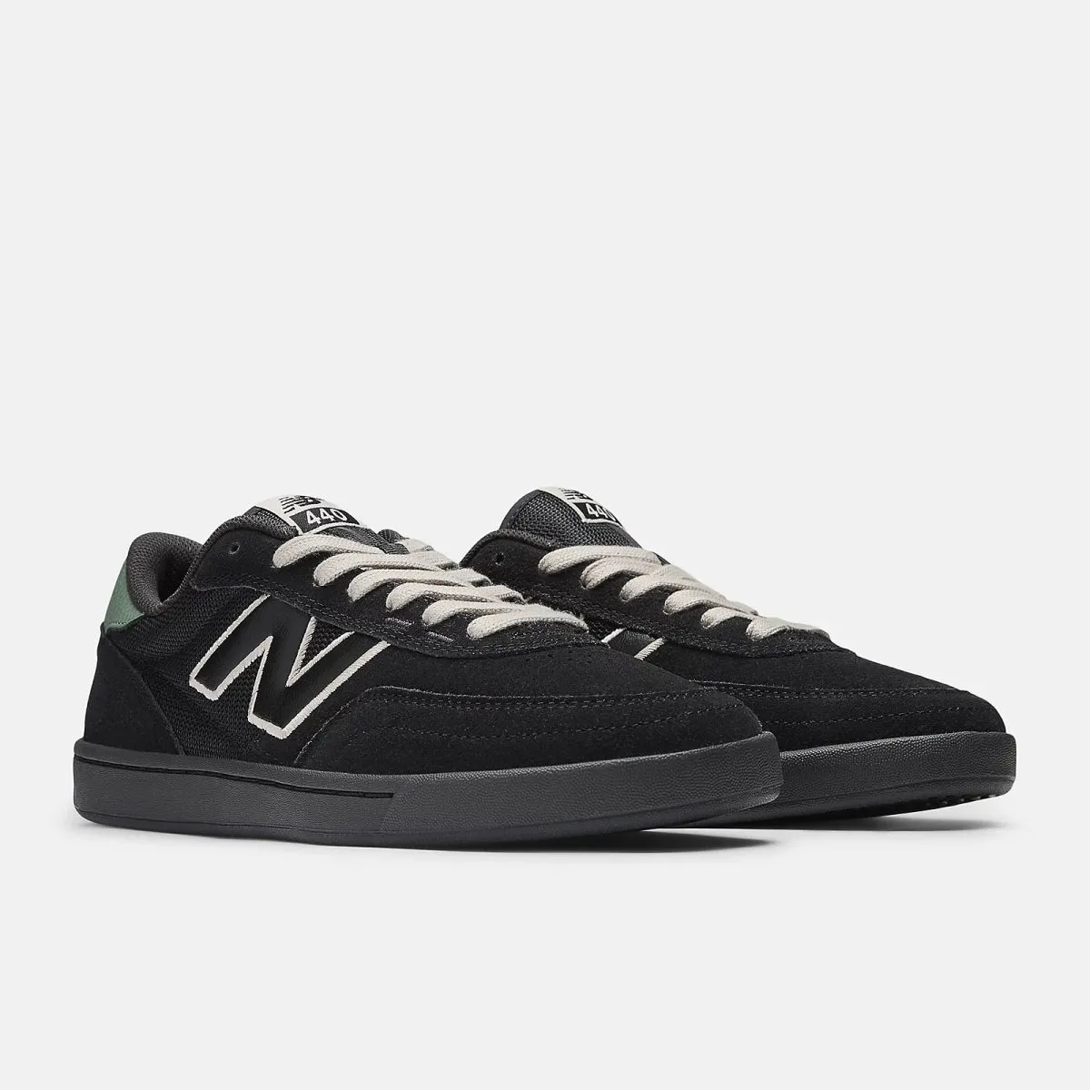 New Balance Numeric 440 V2 in Black/Black