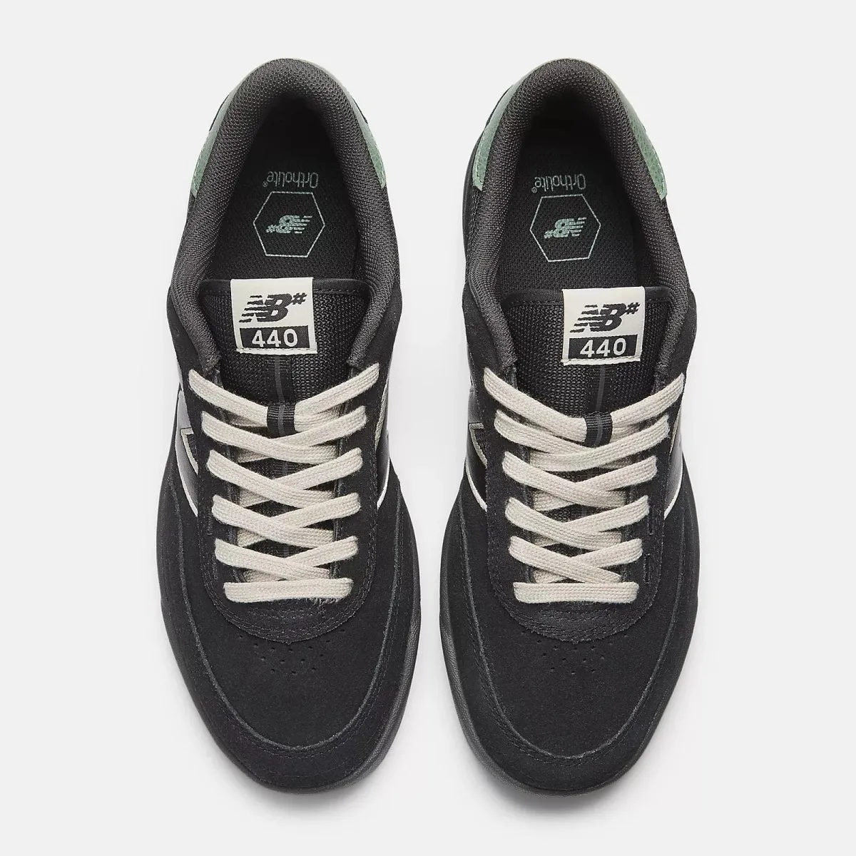 New Balance Numeric 440 V2 in Black/Black