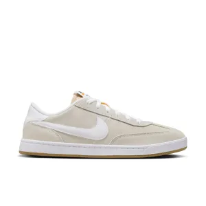 Nike SB - FC Classic in Summit/White/White/Vivid Orange/Summit White