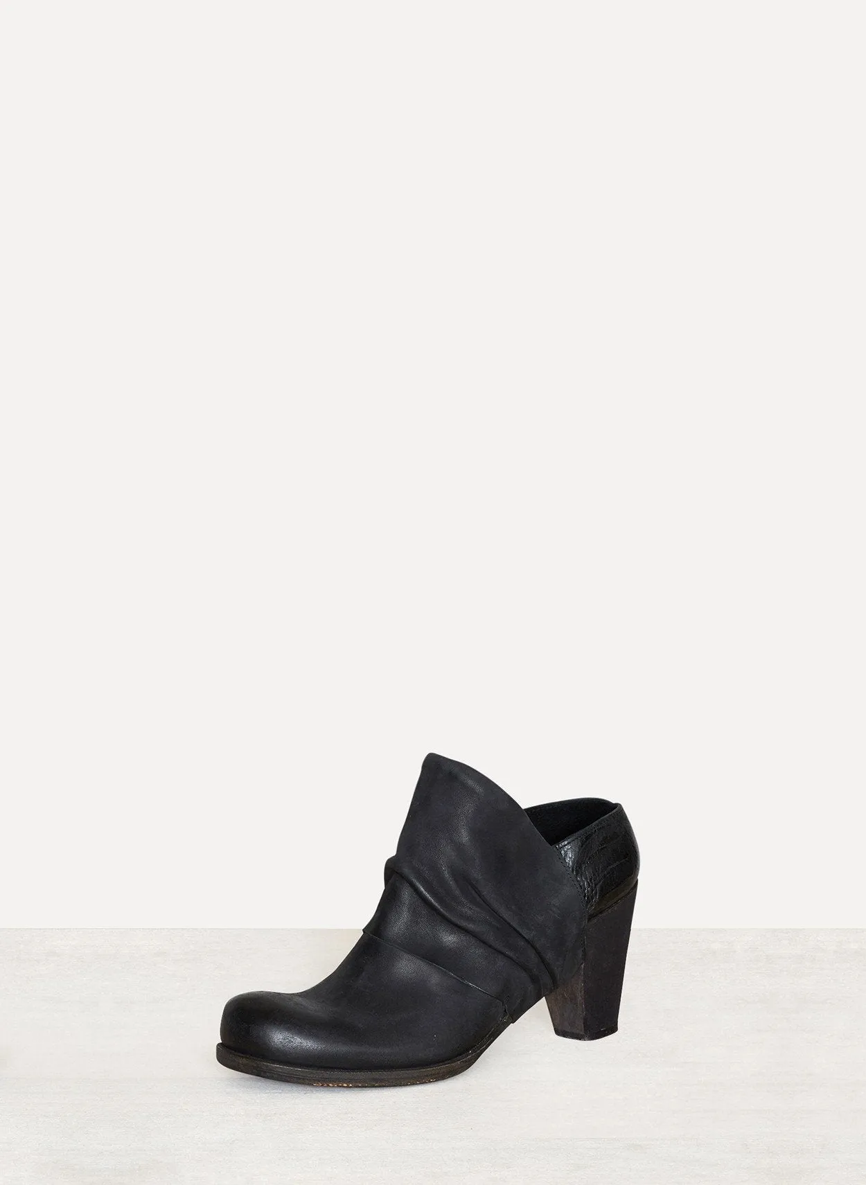 Pleated Calfskin Clogs