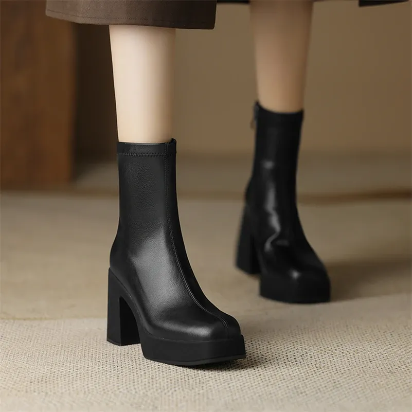 USS Shoes Sharon Women's Square High Heels Platform Boots