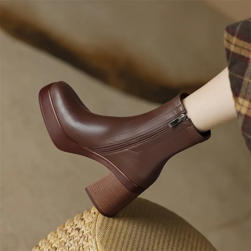 USS Shoes Sharon Women's Square High Heels Platform Boots